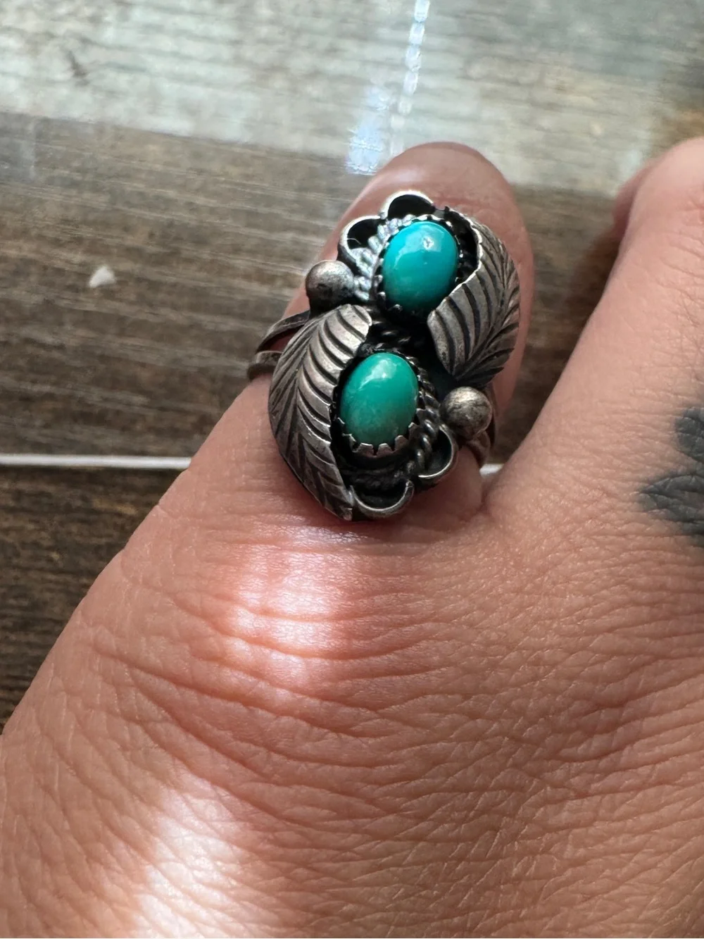 Turquoise stone leaf silver ring